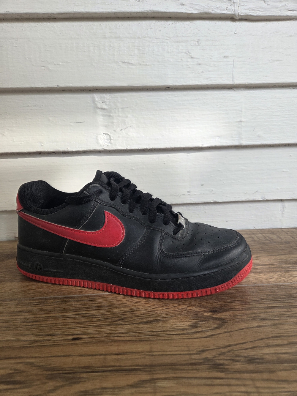 Nike Air Force 1 Low'07 Black With Red Swoosh Size 8